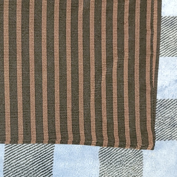 Vintage. Made in USA. Chico's Design. 5 % spandex. Women's v-neck size 0. - Picture 3 of 14